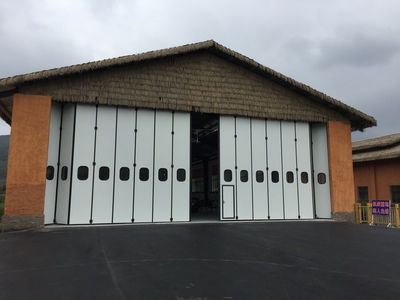 兴义万峰林景区折叠机库门