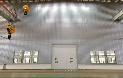 今飞集团富源分厂提升门