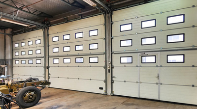 武警黄金部队装备库滑升门