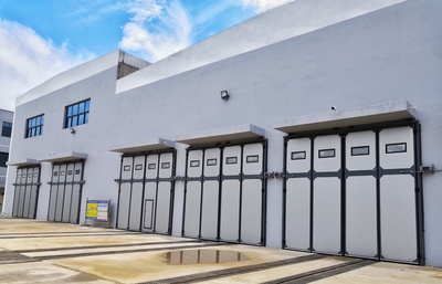 蒙自轻轨折叠门地铁门